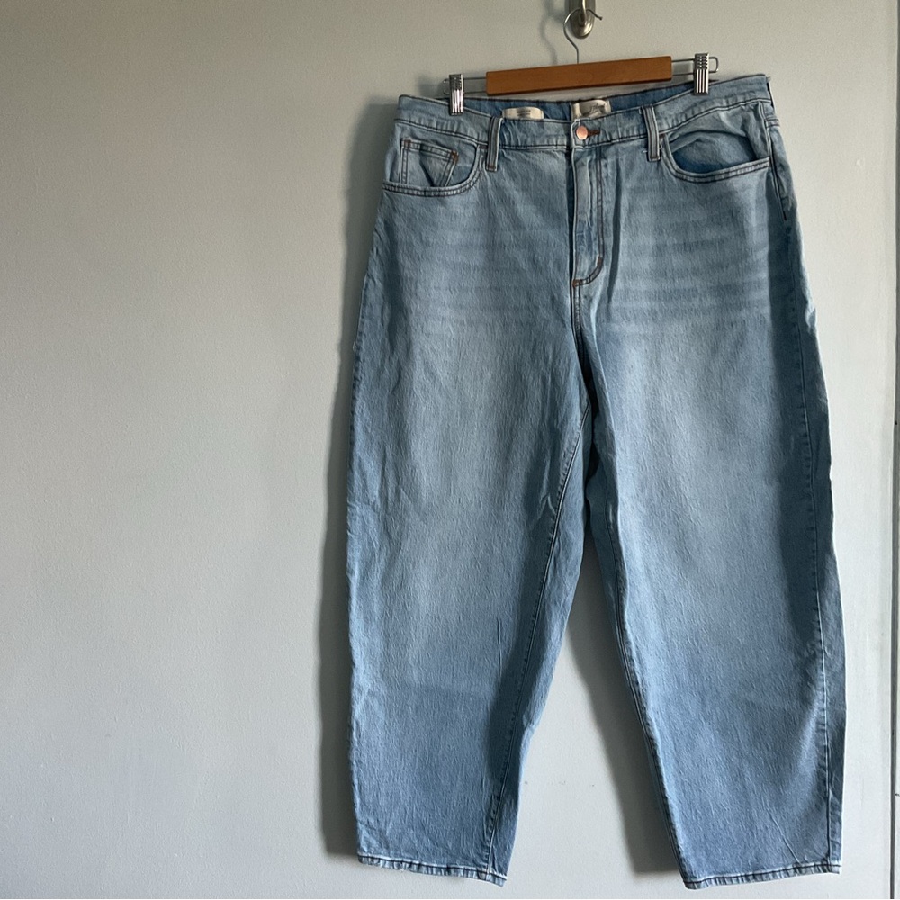 🚫SOLD🚫Universal Threads High Rise Balloon Jeans - Picture 3 of 9